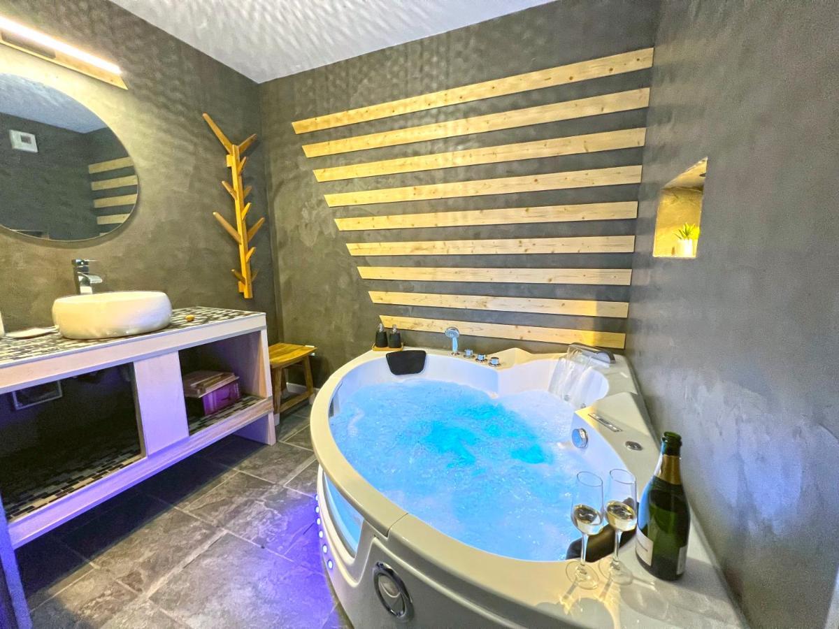 Gite Cosy Avec Jacuzzi Classe 3 Etoiles Poncin ภายนอก รูปภาพ