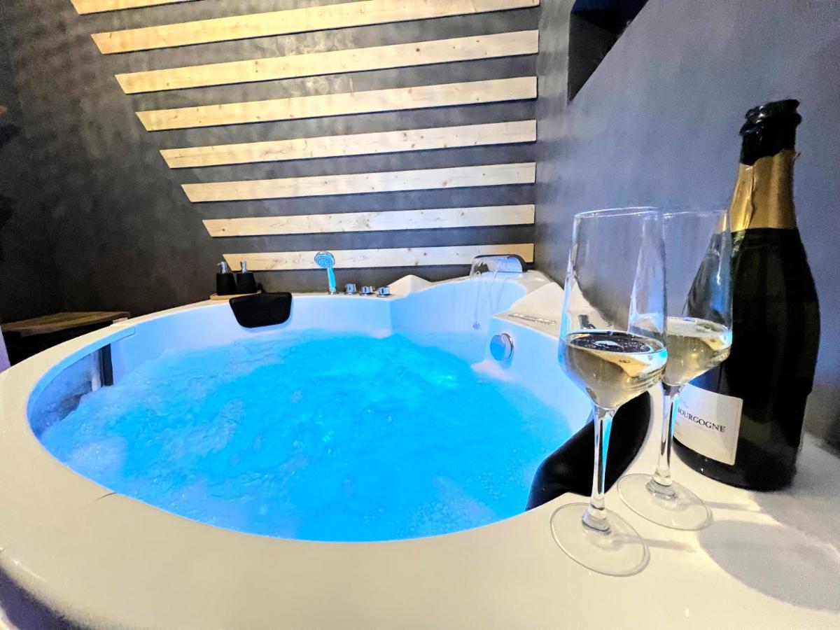 Gite Cosy Avec Jacuzzi Classe 3 Etoiles Poncin ภายนอก รูปภาพ