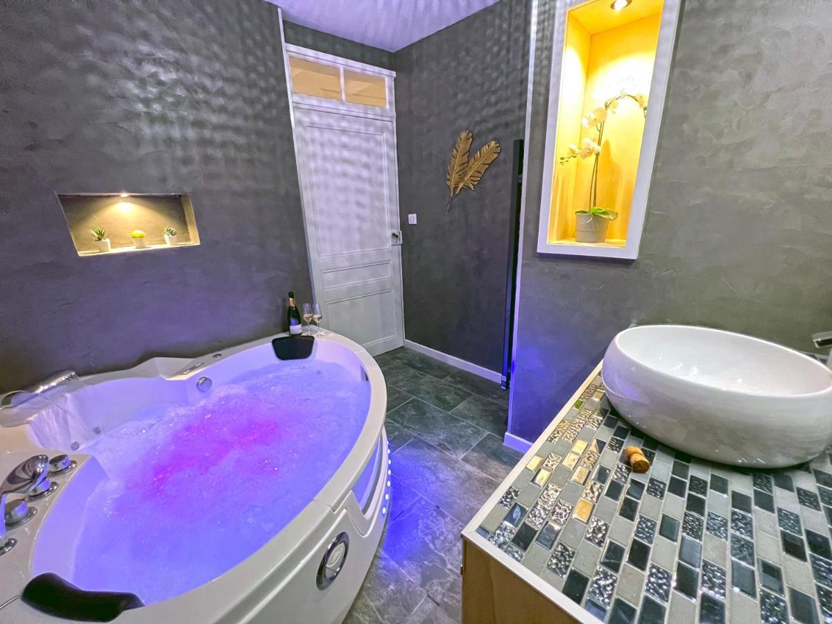 Gite Cosy Avec Jacuzzi Classe 3 Etoiles Poncin ภายนอก รูปภาพ